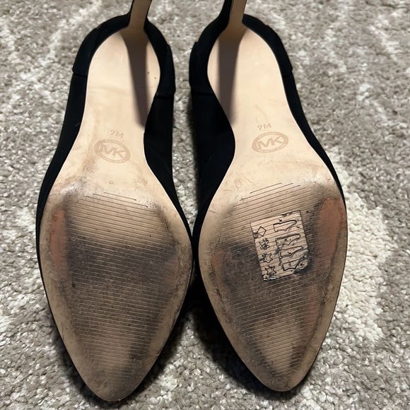 Suede Black Pumps - Picture 5 of 7